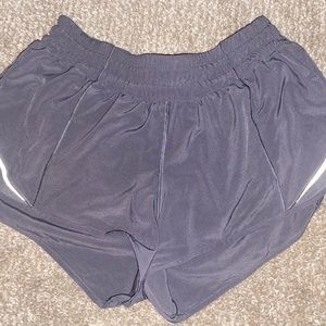 LULULEMON hotty hot shorts 2.5"